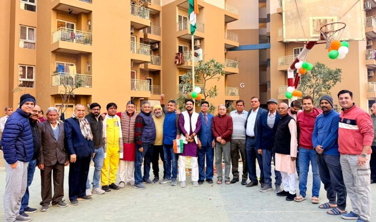 पैरामाउंट इमोशंस सोसाइटी निवासियों ने महोत्सव के रूप में मनाया गणतंत्र दिवस