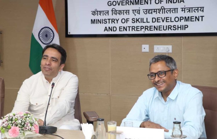 गवर्नमेंट-टू-गवर्नमेंट मोबिलिटी पार्टनरशिप के तहत 14 भारतीय वर्कर्स को मॉरीशस के लिए किया रवाना