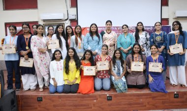 डॉ. रश्मि गुप्ता ने स्वयं सिद्धा युवती सम्मेलन में स्वास्थ्य, शिक्षा और अधिकारों को लेकर जागरूक