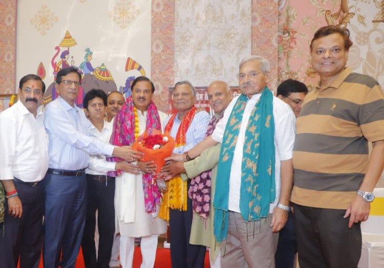 अखिल भारतीय अग्रवाल वैश्य मित्र मंडल के चुनाव निर्विरोध संपन्न, राधा कृष्ण गर्ग बने तीसरी बार अध्यक्ष