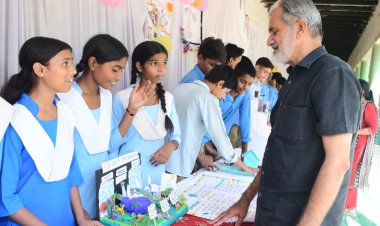 विज्ञान प्रदर्शनी में छात्रों ने दिखाए मॉडल, अतिथियों ने खूब सराहा