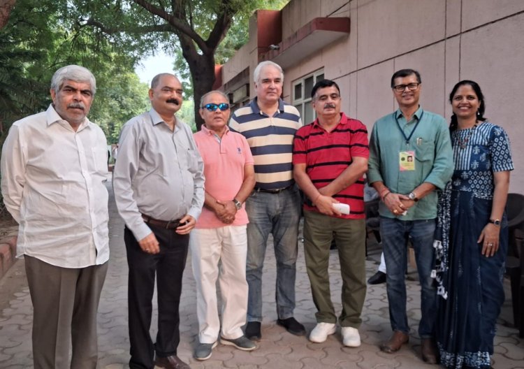 नोएडा गोल्फ कोर्स के मैनेजमेंट बोर्ड चुनाव में रोमांचक मुकाबले में जीते डॉ हरीश त्रिपाठी और मेजर जनरल विभूति भूषण